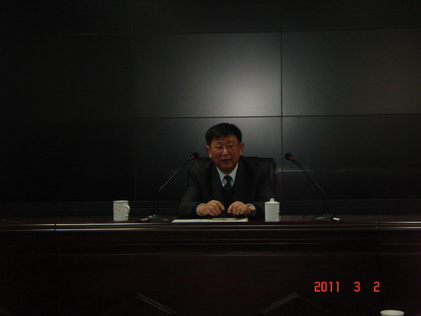 集團董事席華武總經(jīng)理、王重樂副總經(jīng)理，集團書記張正山親臨培訓現(xiàn)場為大家授課
